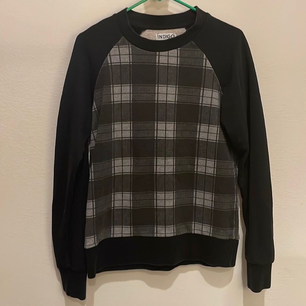 Indigo & Maine sweatshirt